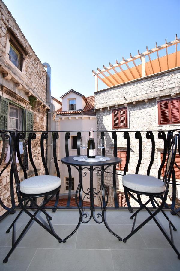 Palace M Sibenik Bagian luar foto